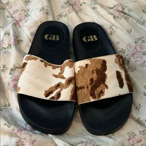 GB Girls Black and Brown Slide Sandals